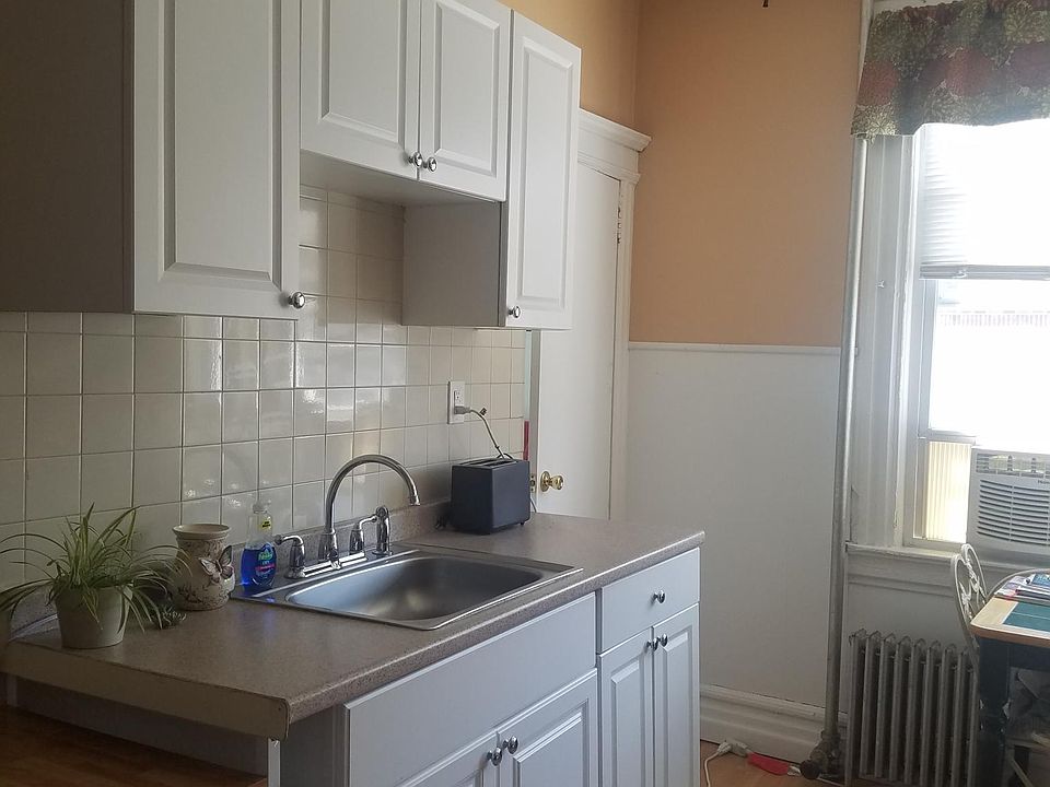 1st image of 74 Franklin Ave APT 3