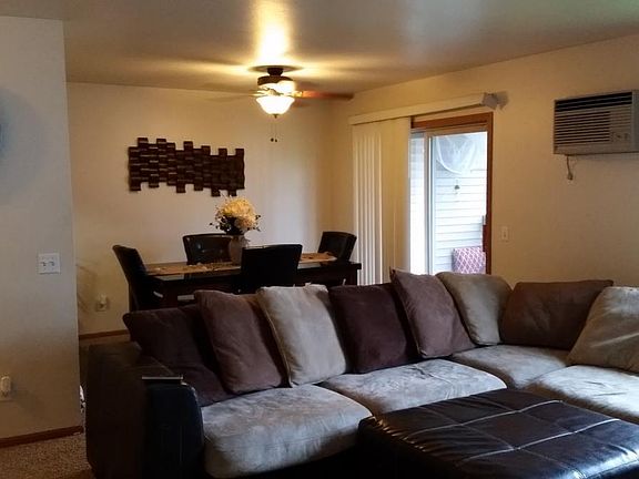 3rd image of 106 Lakewood Ter