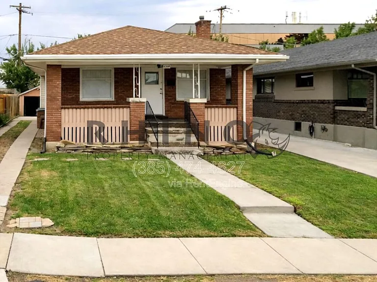 654 E Redondo Ave — Photo 1