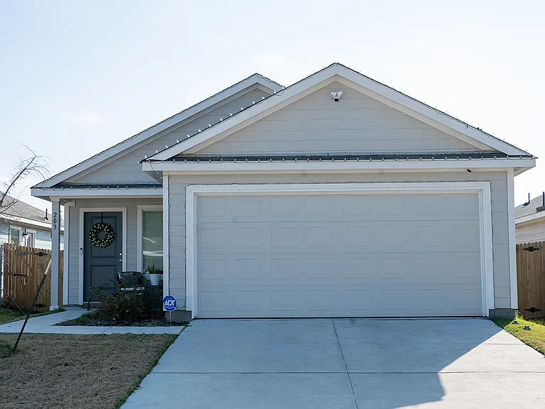 203 Harvest St — Photo 1