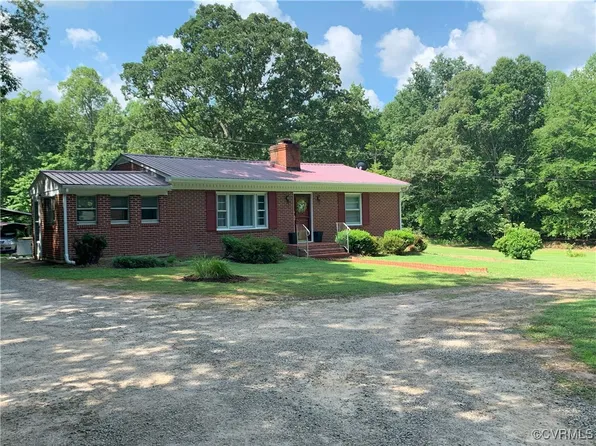 667 Poplar Lawn Rd, Blackstone, VA 23824