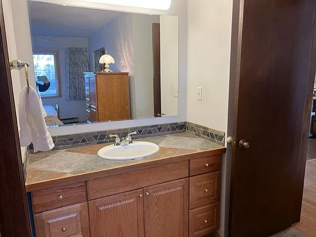 2 bed, 745 sqft, $2,700 — Photo 4