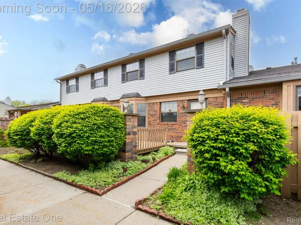 1891 Vine Way Dr APT 33, Canton, MI 48188
