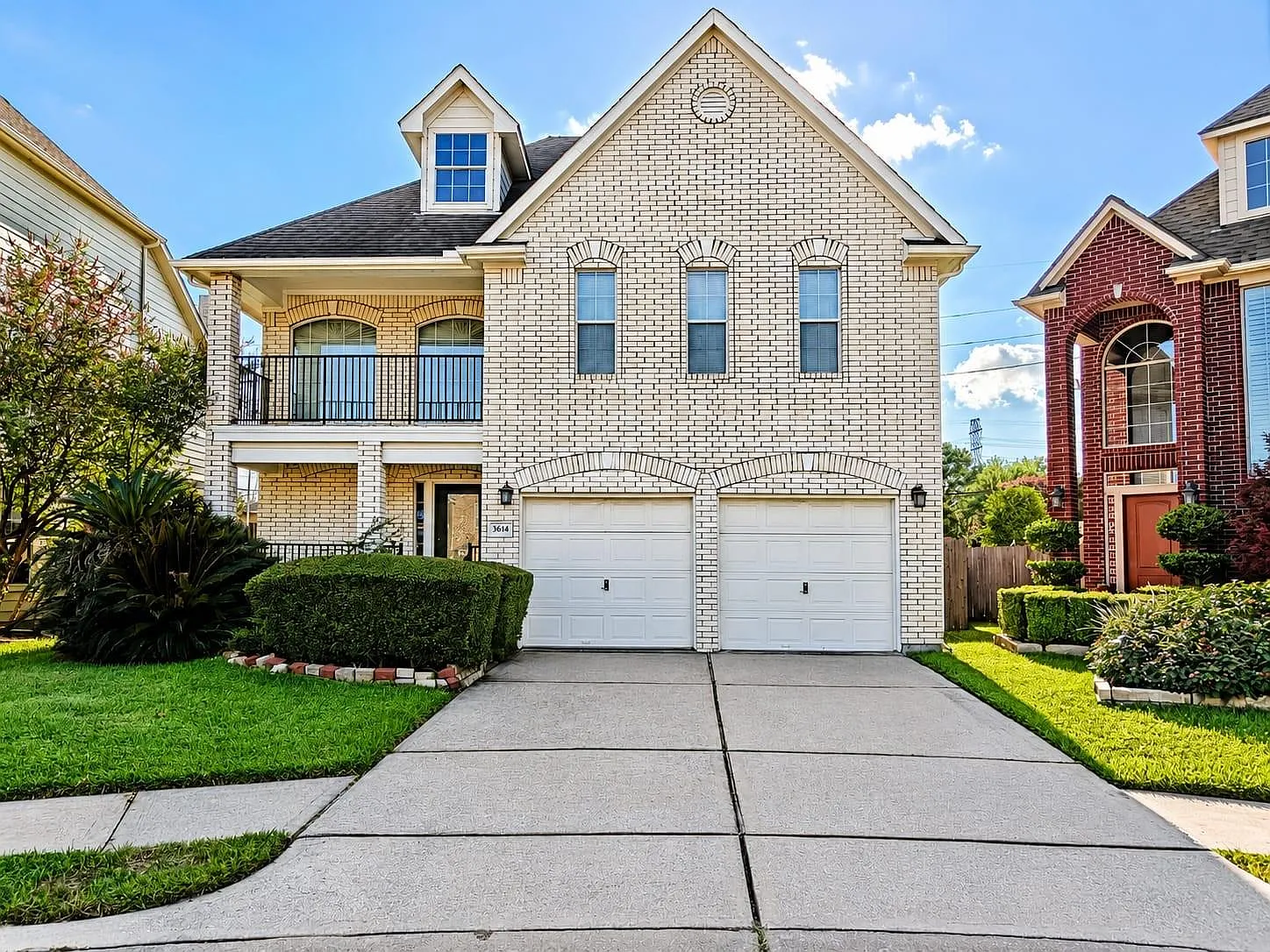 3 bed, 2.5 bath, 1995 sqft, $2,600 — Photo 1