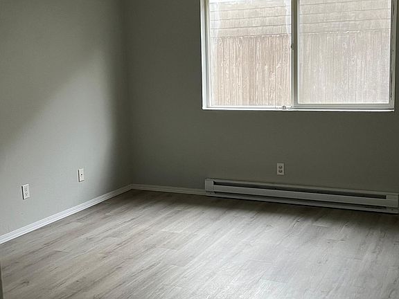 5th image of 14517 NE 6th Pl APT 3