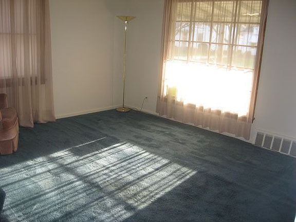 2nd image of 4585 Bentwood Dr