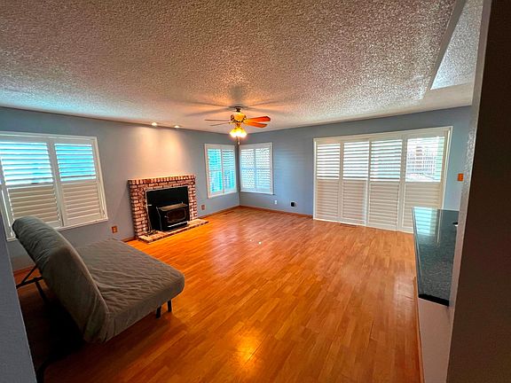 3rd image of 4308 Rock Island Dr