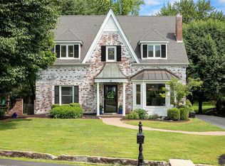 15 Thorndell Dr, Saint Louis, MO 63117