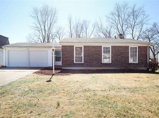 112 Oak Dr, Saint Peters, MO 63376