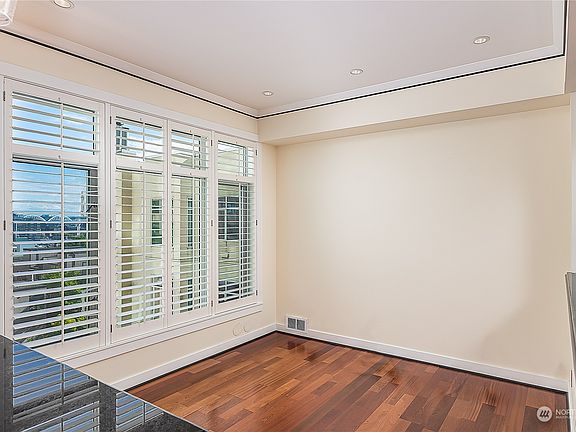 5th image of 2030 Western Avenue #714