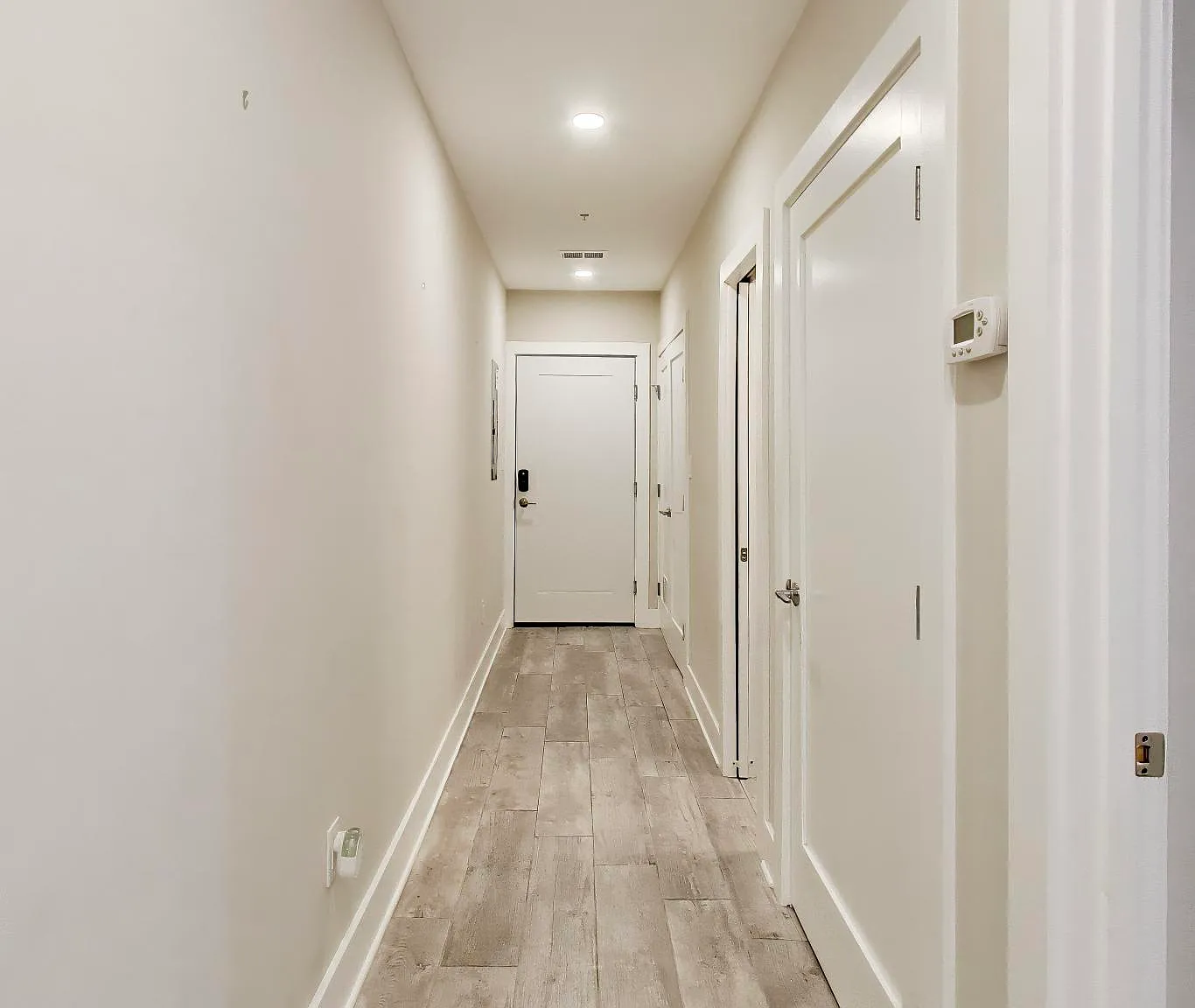 1 bed, 730 sqft, $1,980 — Photo 1