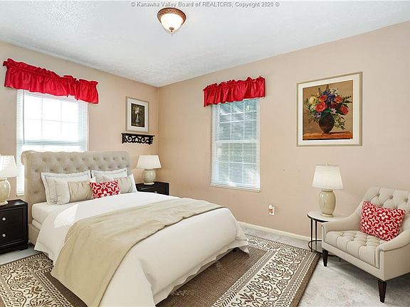 3rd image of 1307 Woodland Dr