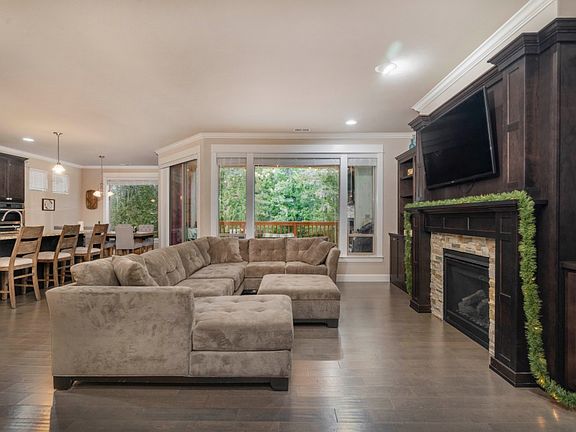 4th image of 13423 185th Avenue Ct E
