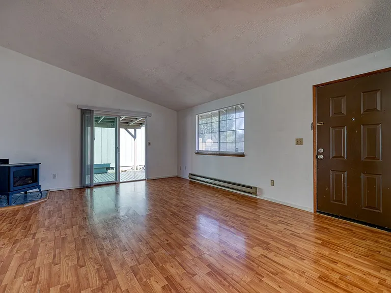 4924 Cottage Ln SE — Photo 3