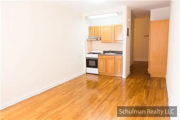 Rented by Schulman Realty LLC | media 16