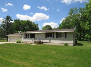 2606 Village Rd, Decorah, IA 52101