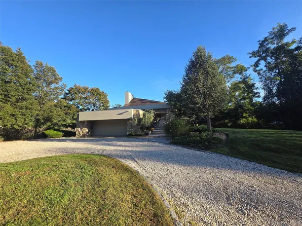 5 Kew Court, Northport, NY 11768