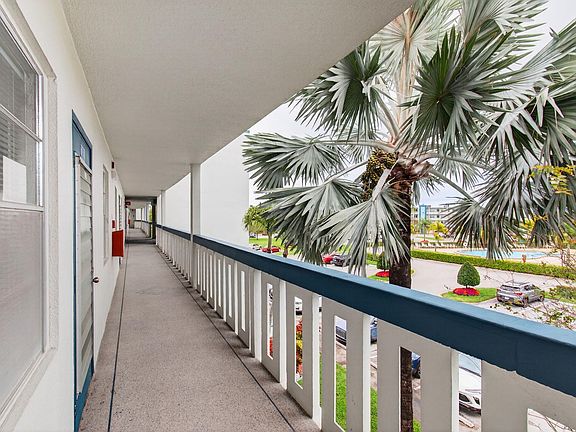 5th image of 3032 Lincoln B