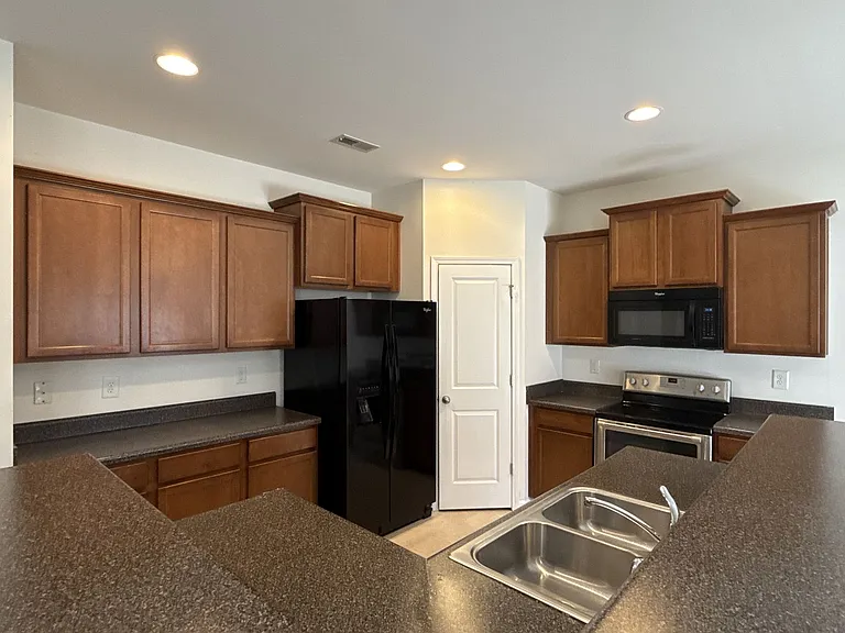 354 Cornielle Ln — Photo 6