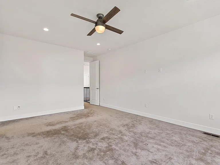 5015 Oakley Dr — Photo 23
