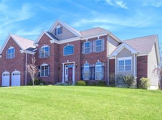 103 Ridgeline Dr, Poughkeepsie, NY 12603