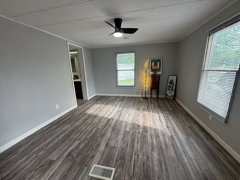 7031 Timber Rdg S — Photo 9