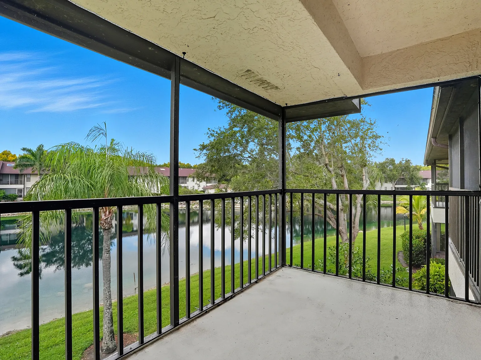 5361 Treetops Dr — Photo 2