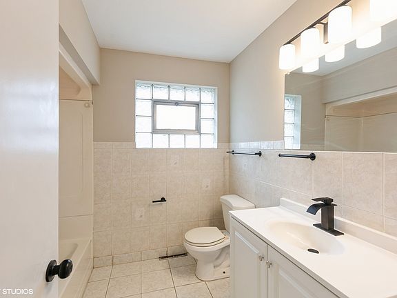 3rd image of 12727 S Page St