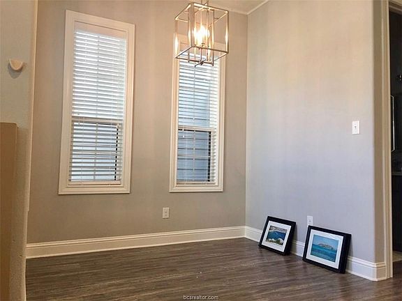 5th image of 304 Redmond Dr APT 504