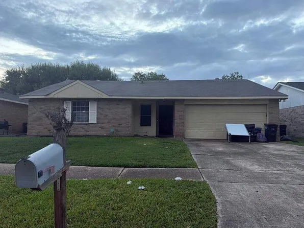 10334 Paintbrush Ln, Sugar Land, TX 77498