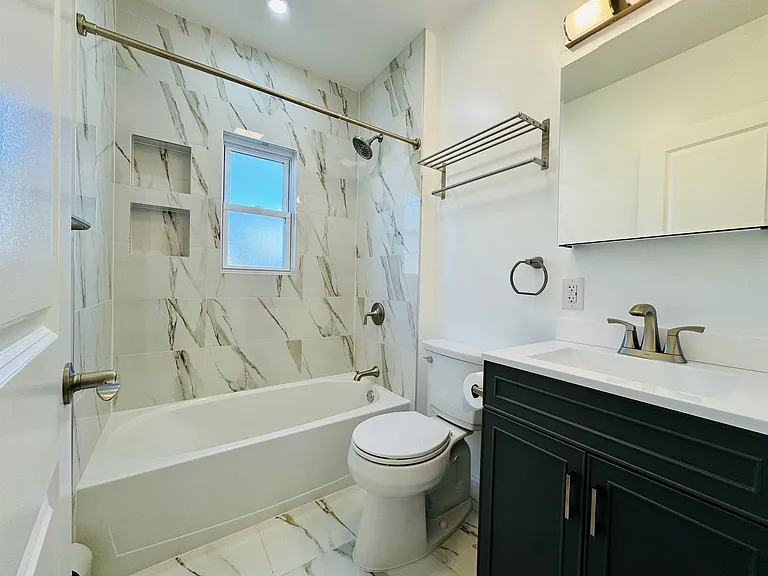 21 E 15th St #1 — Photo 23