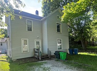 792 N Summit St, Barberton, OH 44203