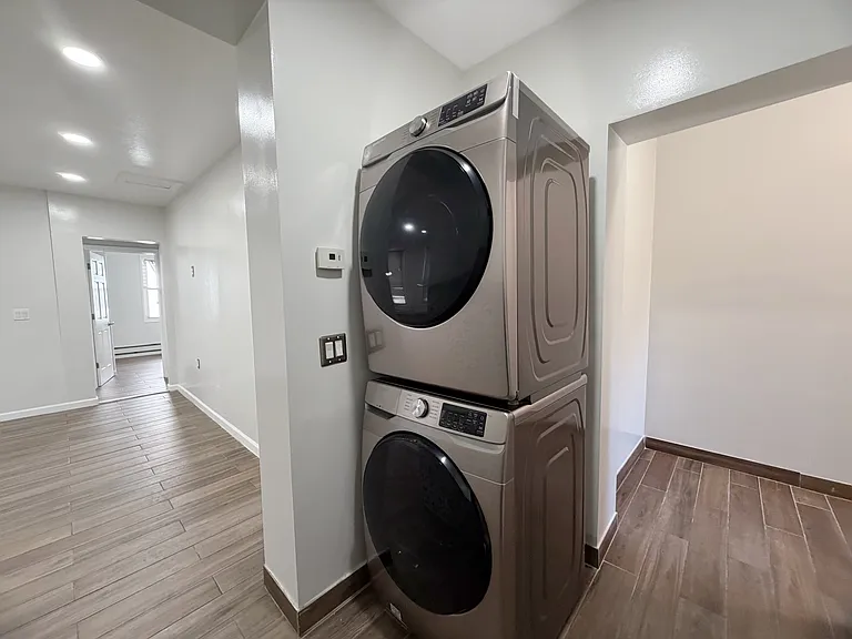 26 River Edge Rd #1W — Photo 10