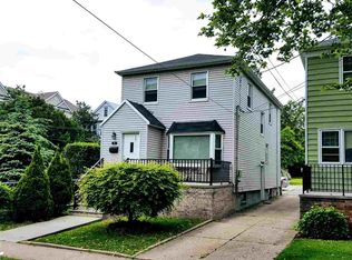 181 W 30th St, Bayonne, NJ 07002
