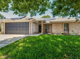 1432 Clarendon St, Fort Worth, TX 76134