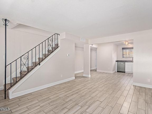 5th image of 1533 W MISSOURI Avenue #6