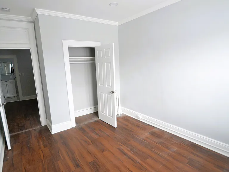 56 Hobart Pl #5 — Photo 8