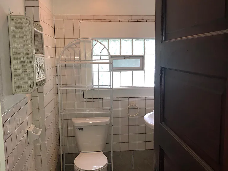 1820 Clarendon Ave — Photo 16