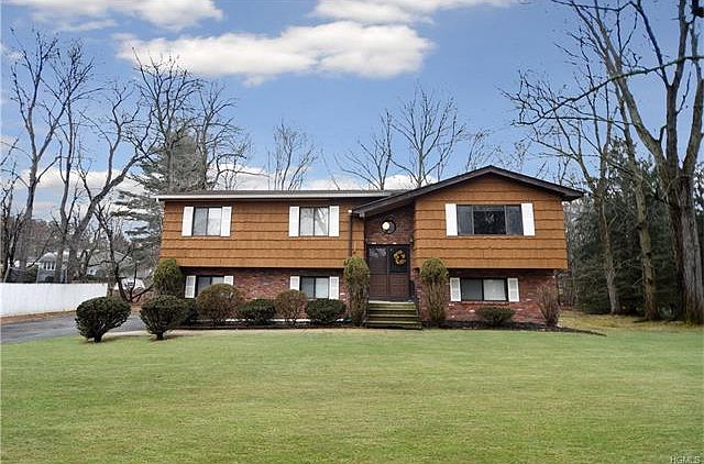 2nd image of 2460 Linette Ct