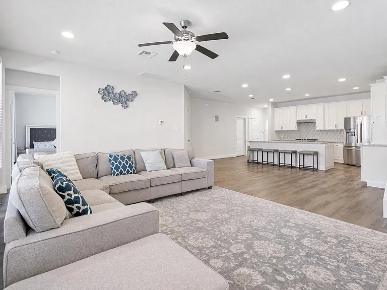3816 Bow Perch St — Photo 2
