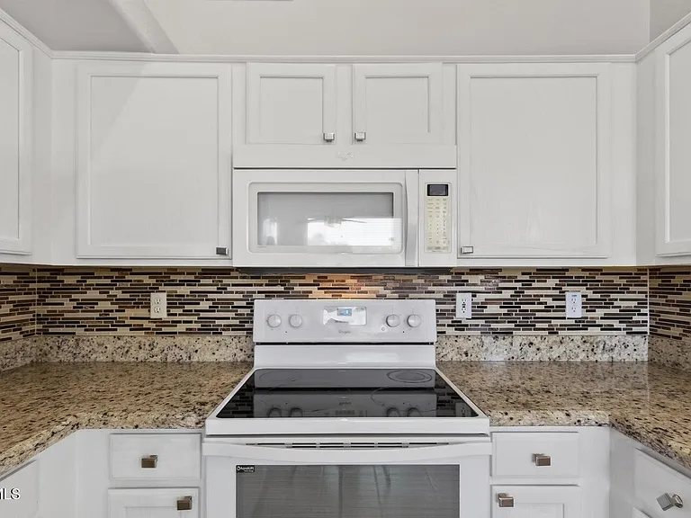 1948 E Carla Vista Dr — Photo 12