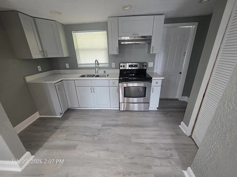 326 Idaho Ave — Photo 4