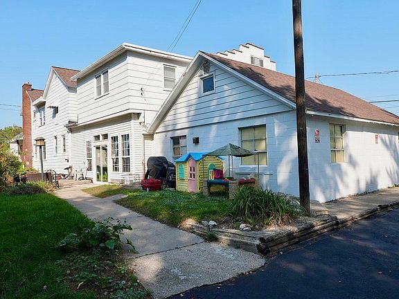 5th image of 126 Eastmanville St