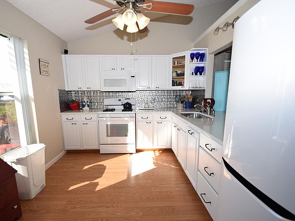 Kitchen 4