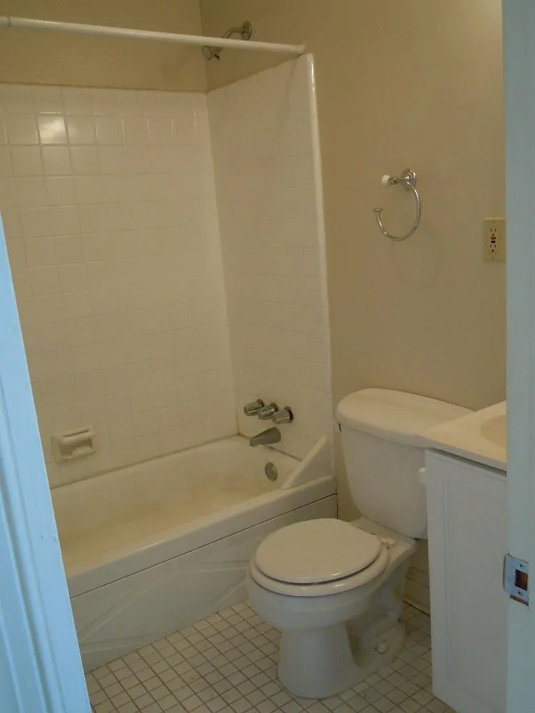 2 bed, 1.5 bath, 1000 sqft, $3,095 — Photo 3