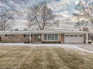 11416 E Thirteen Mile Rd, Warren, MI 48093