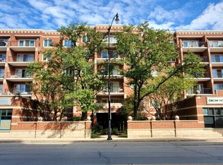 5000 Oakton St APT 210, Skokie, IL 60077