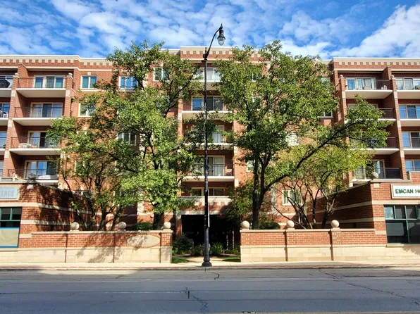 5000 Oakton St APT 210, Skokie, IL 60077