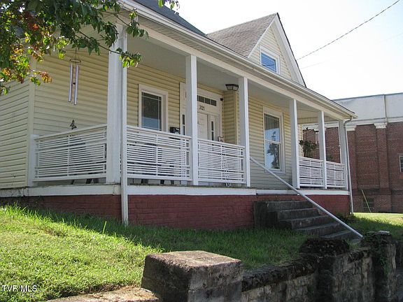 2nd image of 321 Lee St