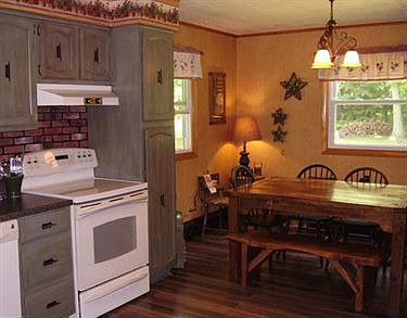Kitchen/Dining Area